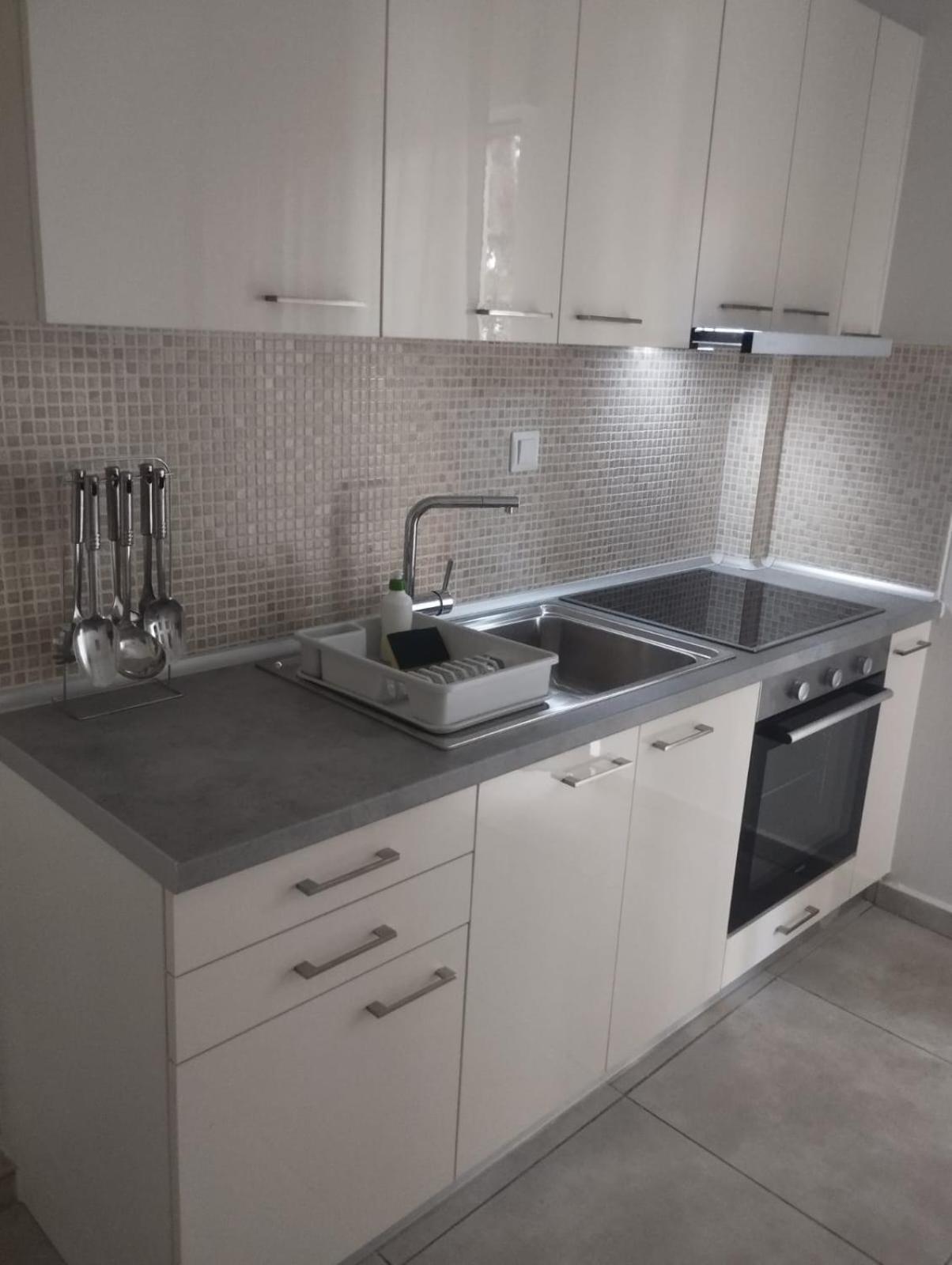 Luca Apartments ปาเลออน ซิฟลิคิออน ภายนอก รูปภาพ